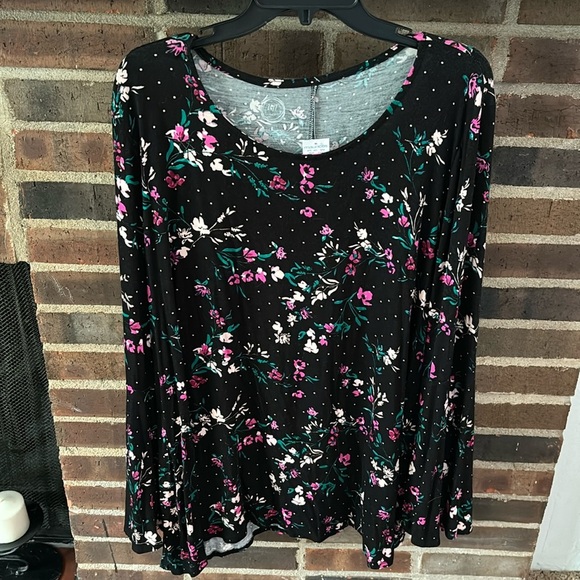 Maurices Tops - Womens Plus Maurice’s 24/7 Long Bell Sleeve Top, 3/3X, Black/Floral